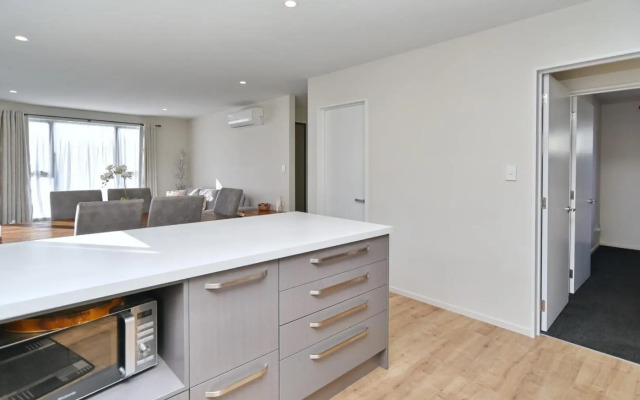 Thomas Townhouse - Christchurch Holiday Homes