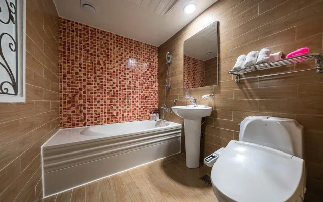 Seongnam Hotel Tom