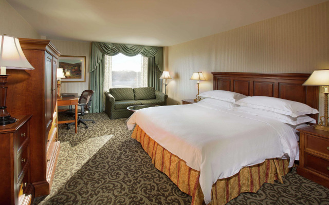 DoubleTree by Hilton Lisle Naperville