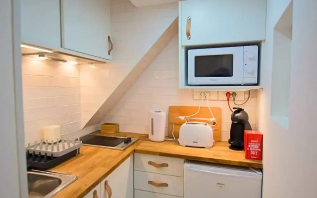 Alfama Steps Cozy Basement Studio