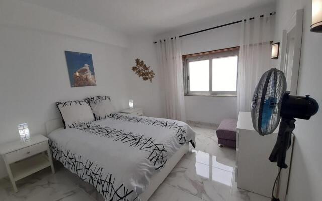 Vista Praia 16- Wifi, Remodelado, 80mt Praia