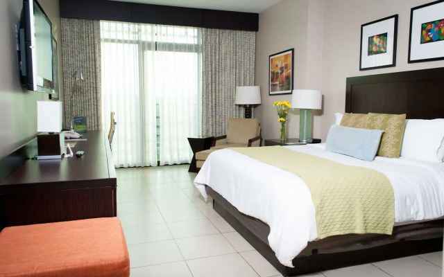 Summit Rainforest & Golf Resort