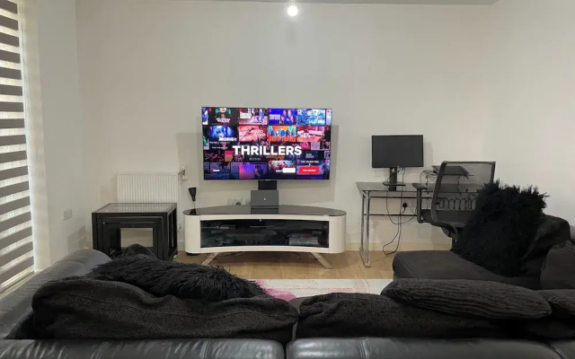 2 Bed-sleeps4-parking-balcony-nearcitycentre