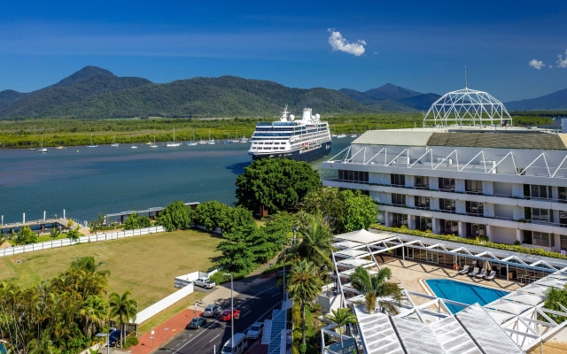 Pullman Reef Hotel Casino