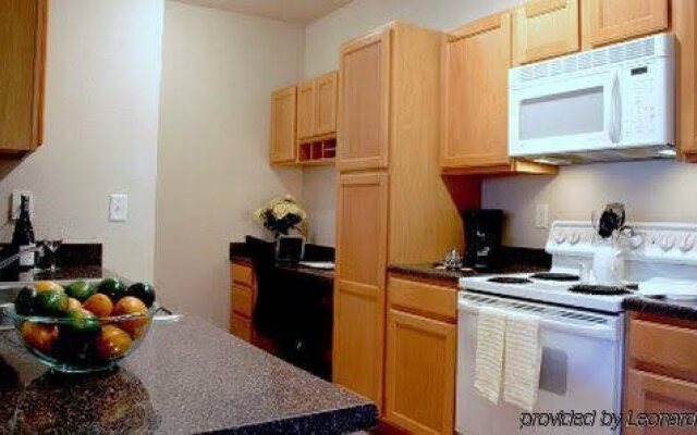 ExecuStay at Deer Creek