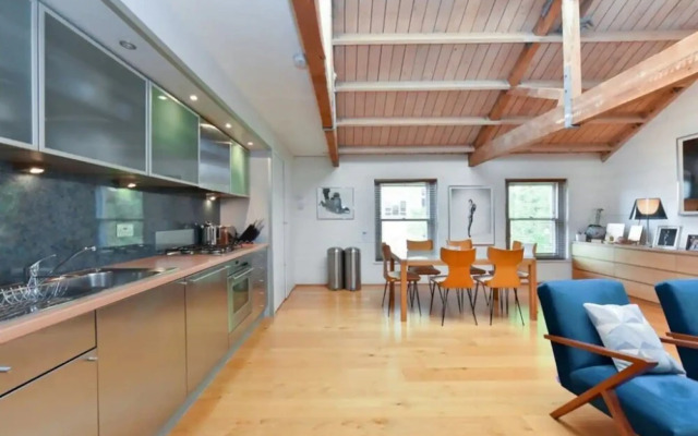 Stunning 2 Bedroom Mezzanine Loft in Portobello