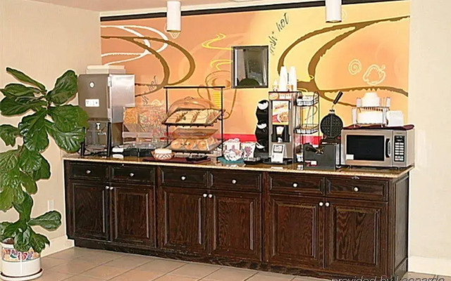 Regency Inn & Suites