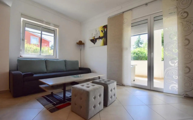 Holiday house with sea view and BBQ grill
