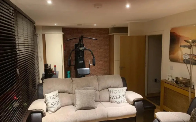 Charming Apartment max 15 Mins Close Airport Lagos