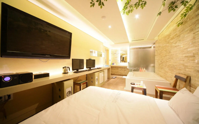 Hotel 2 Heaven Jongno