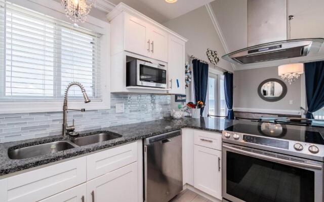 Just Beachy by Oak Island Accommodations