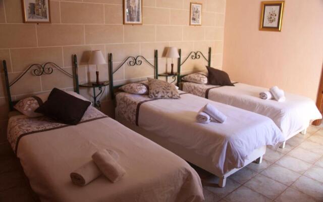 Green Grove Guest House