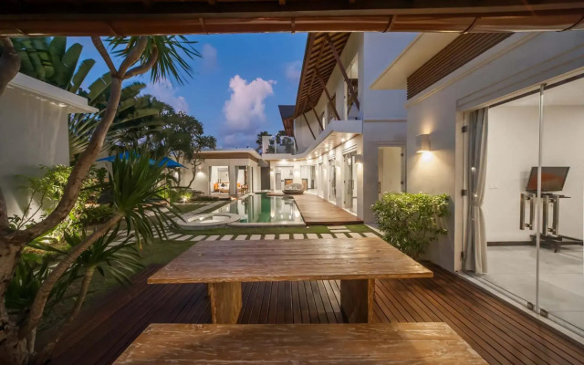 Villa DeDayuh Seminyak