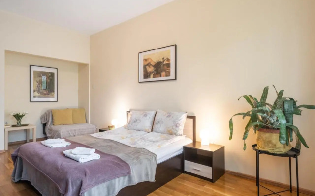 Sofia Day and Night Apartment