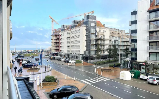 Stylish Apartment With Garage