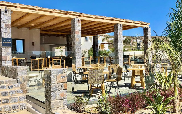 Helios Beach Hotel & Bungalows