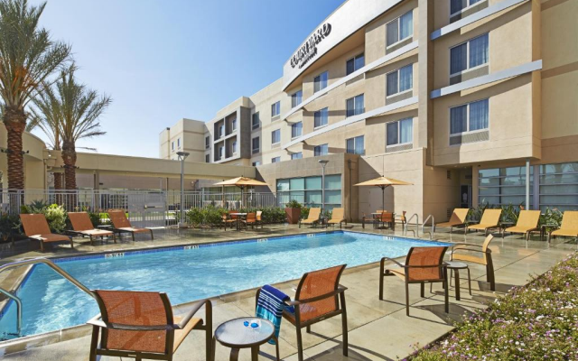 Courtyard by Marriott Long Beach Airport