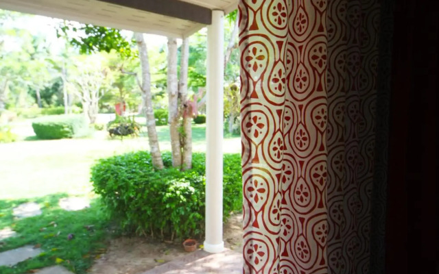 Saphli Villa Beach Resort