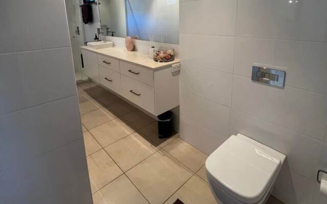 Entire holiday home in Cable Beach