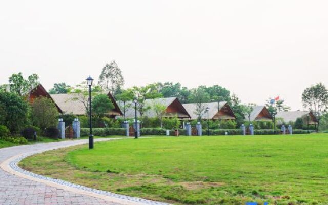 Midea Egret Lake Car Theme Hotel