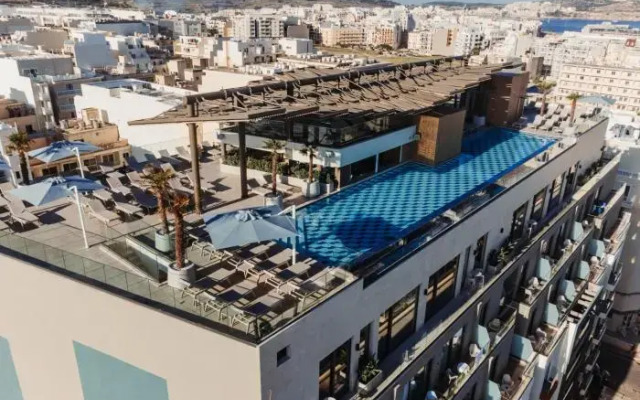 Qawra Inn