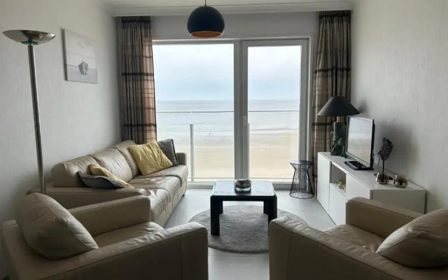 Appartement met 2 slaapkamers op zeedijk Middelkerke