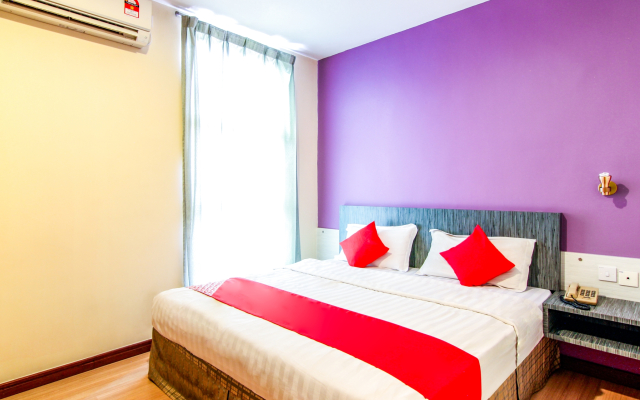 Super OYO 43930 Hotel Esplanade
