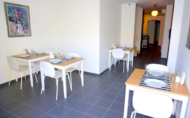 Hotel M18