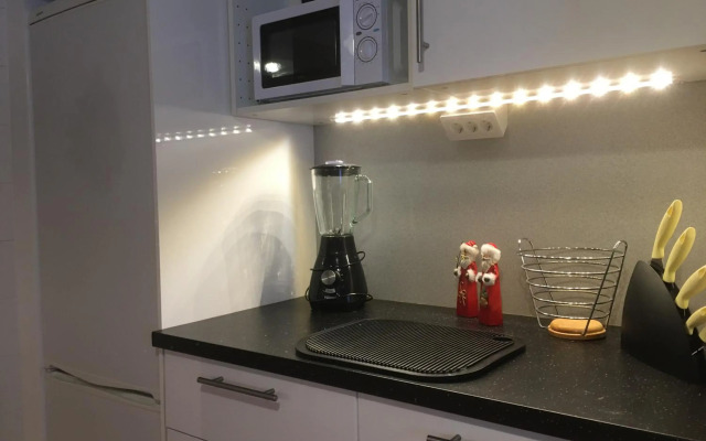 Tilava talo lähellä keskustaa