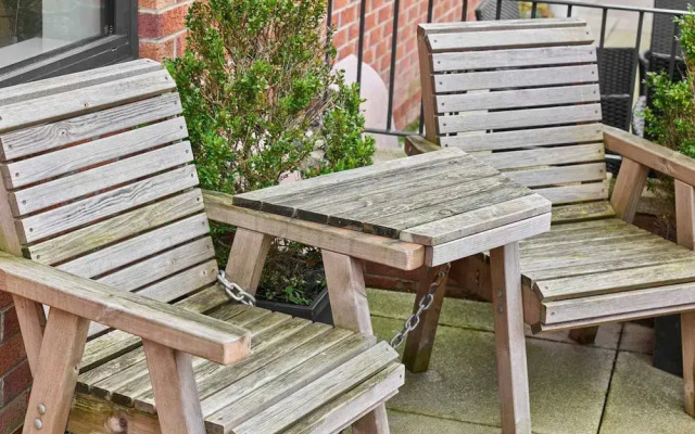 Host Stay Chic Townhouse by the Docks