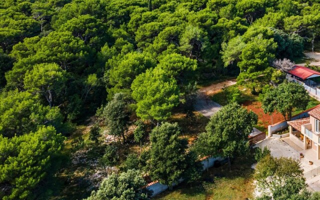 Stunning Home in Pula With 4 Bedrooms and Wifi