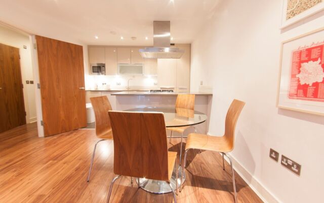 Elegant, Modern Flat in Central London, For 4