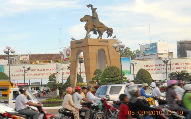 Modern SaiGon Hotel 2