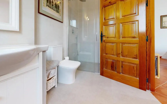 Luxury 5 Bed House Private Pool and Sea View Nerja