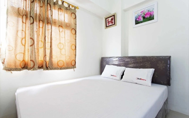 RedDoorz Apartment @ Green Pramuka
