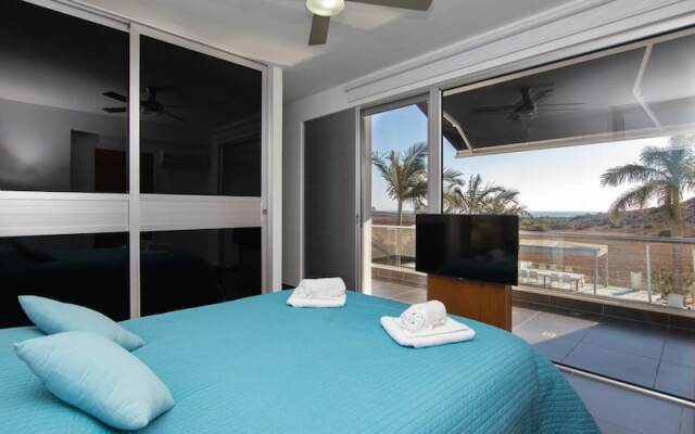 Oceanview Luxury Villa 011