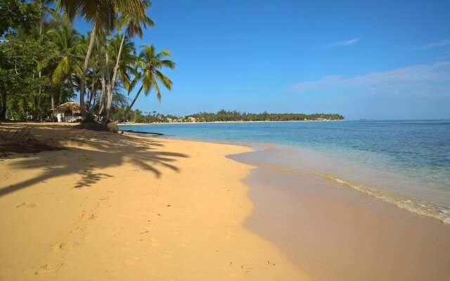 Beachfront Apartment facing Playa Popy