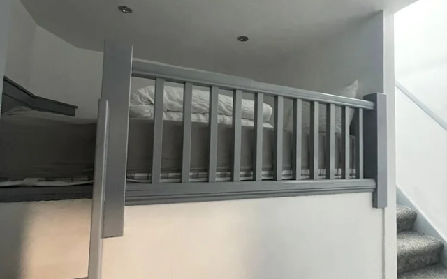 OYO Shore Surf Lodge