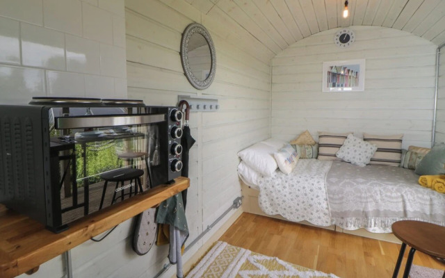 Flora's Hut