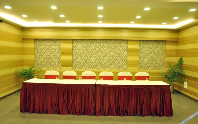 Lumbinis Grand Hotel