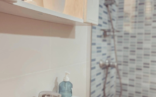 Orland, center of Las Americas LA205