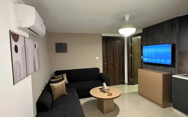Stylish Luxe Apartment Fr 0005