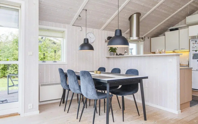 6 Person Holiday Home in Juelsminde