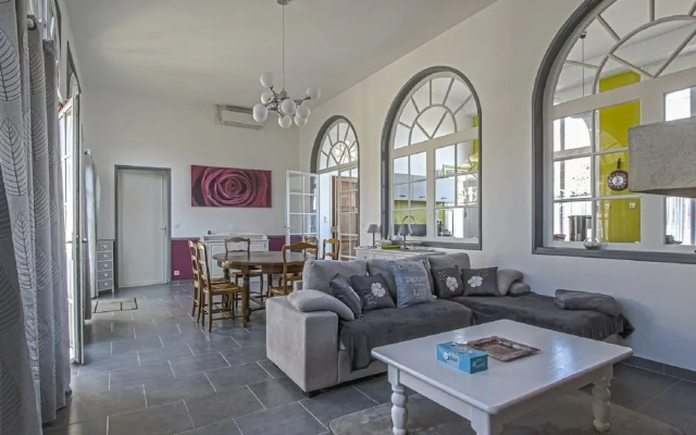 Spacious Holiday Home With Garden