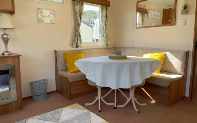 Challaborough bay Caravan, Sleeps 8, pet Friendly
