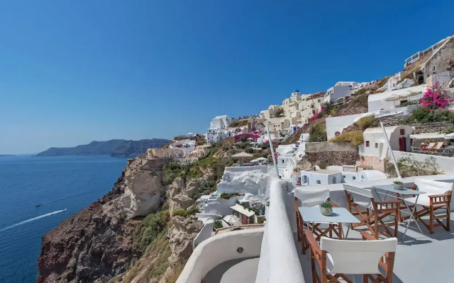 Skala Cave by Thireon