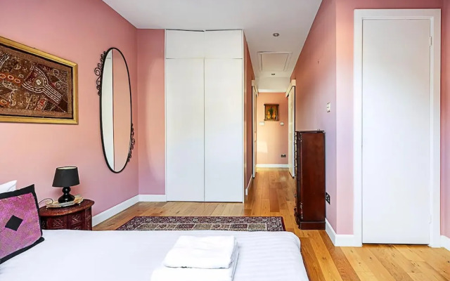 Stylish & Spacious 3-bed Home in Vibrant Bow