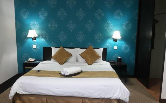 Carlton Holiday Hotel & Suites