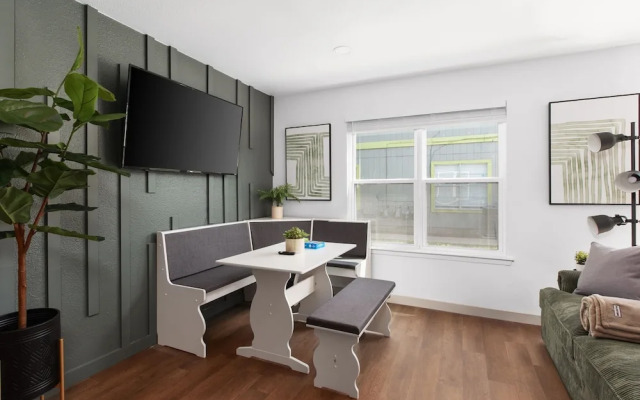 Rare 2BR in Prime Location