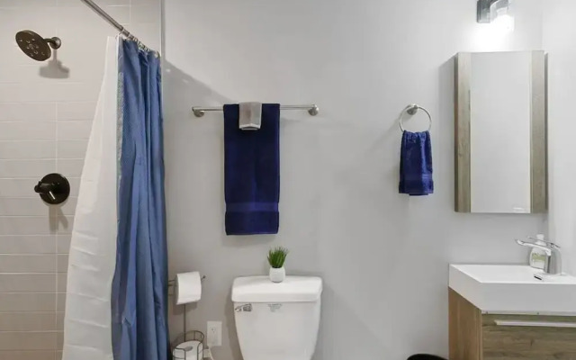 Luxury Roofdeck Retreat 4-bdrm Near Penn Chop